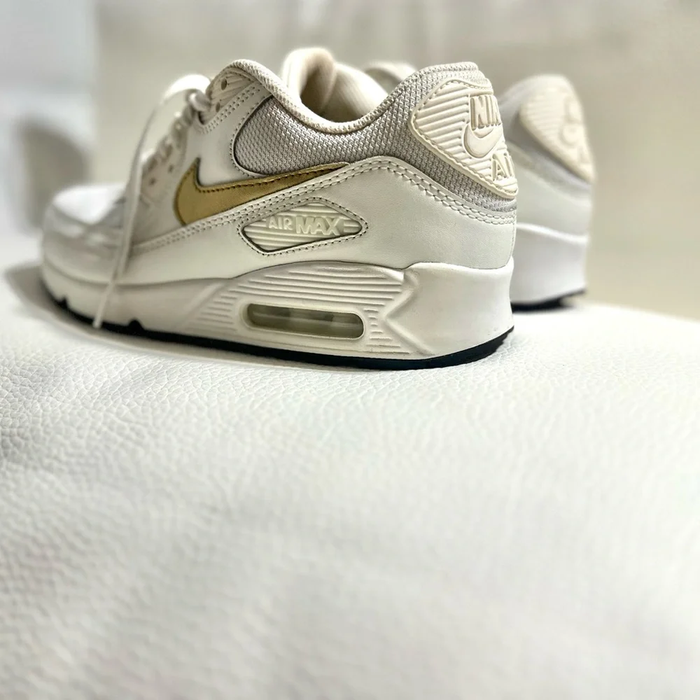 NIKE Air Max 90 Premium, 7.5 Leather White & Gold - Picture 11 of 11